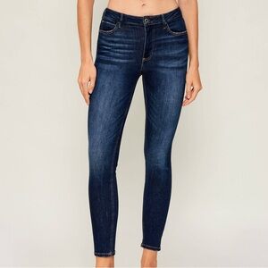 GUESS 1981 Skinny Jeans, Size 26